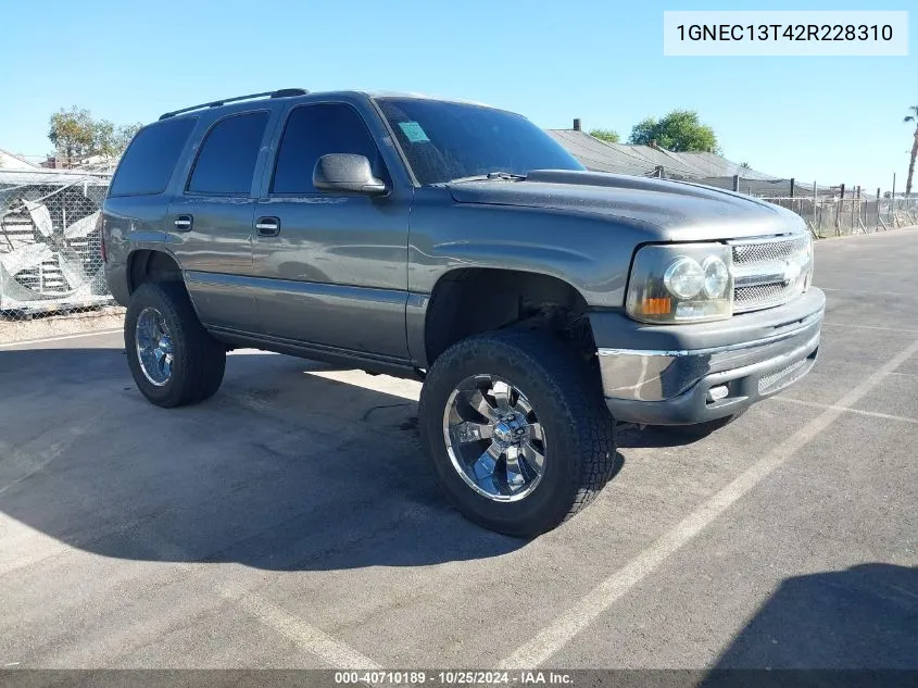 2002 Chevrolet Tahoe Ls VIN: 1GNEC13T42R228310 Lot: 40710189