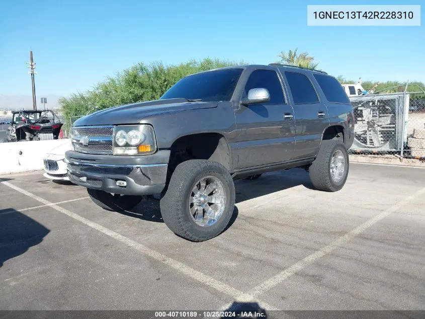 2002 Chevrolet Tahoe Ls VIN: 1GNEC13T42R228310 Lot: 40710189