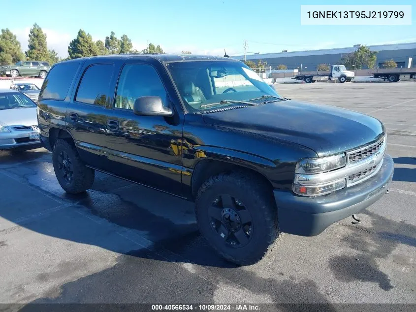 2005 Chevrolet Tahoe Ls VIN: 1GNEK13T95J219799 Lot: 40566534