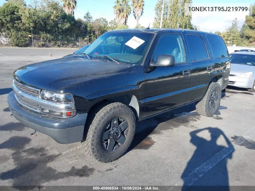 2005 Chevrolet Tahoe Ls VIN: 1GNEK13T95J219799 Lot: 40566534