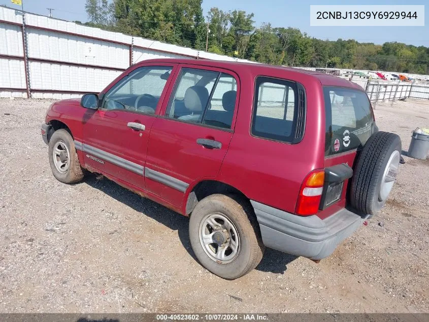 2000 Chevrolet Tracker Hard Top VIN: 2CNBJ13C9Y6929944 Lot: 40523602