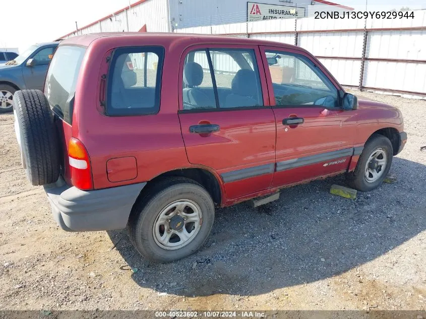 2000 Chevrolet Tracker Hard Top VIN: 2CNBJ13C9Y6929944 Lot: 40523602