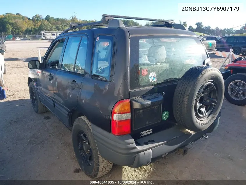 2000 Chevrolet Tracker Hard Top VIN: 2CNBJ13C7Y6907179 Lot: 40541035