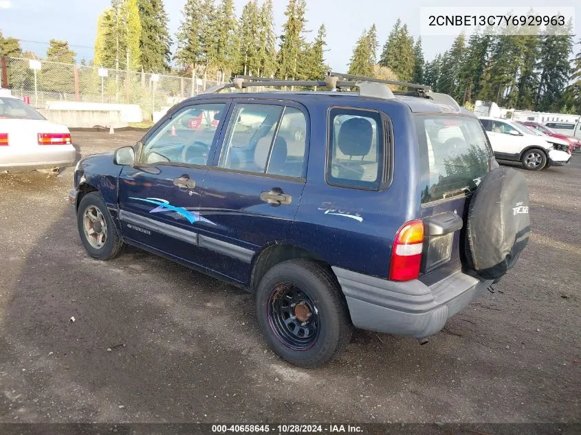 2000 Chevrolet Tracker VIN: 2CNBE13C7Y6929963 Lot: 40658645