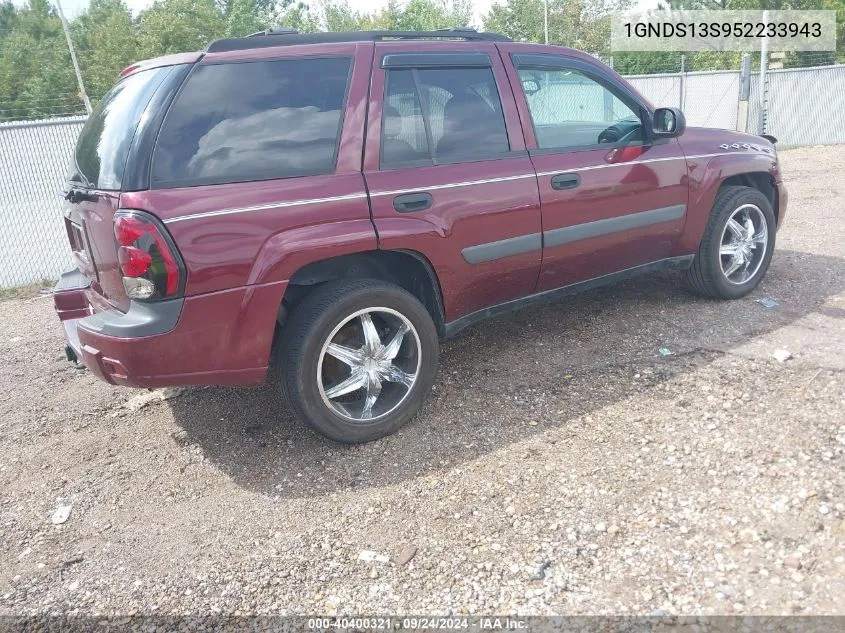 2005 Chevrolet Trailblazer Ls VIN: 1GNDS13S952233943 Lot: 40400321