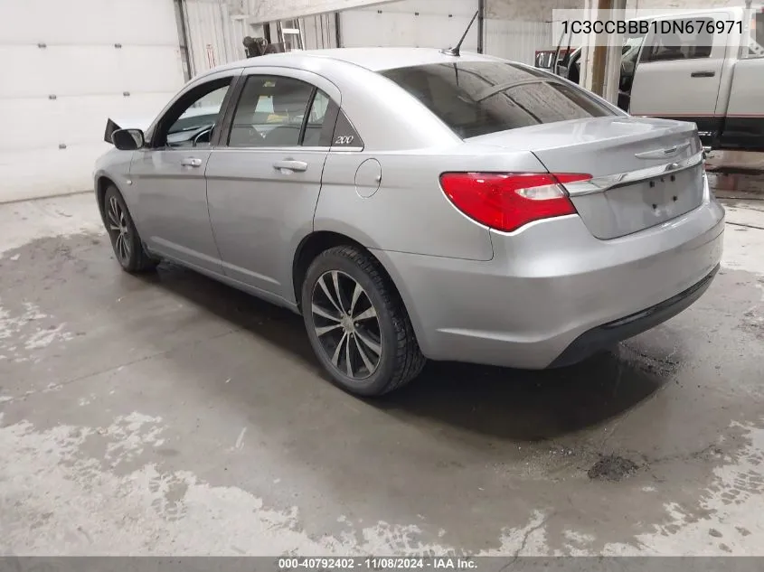 2013 Chrysler 200 Touring VIN: 1C3CCBBB1DN676971 Lot: 40792402