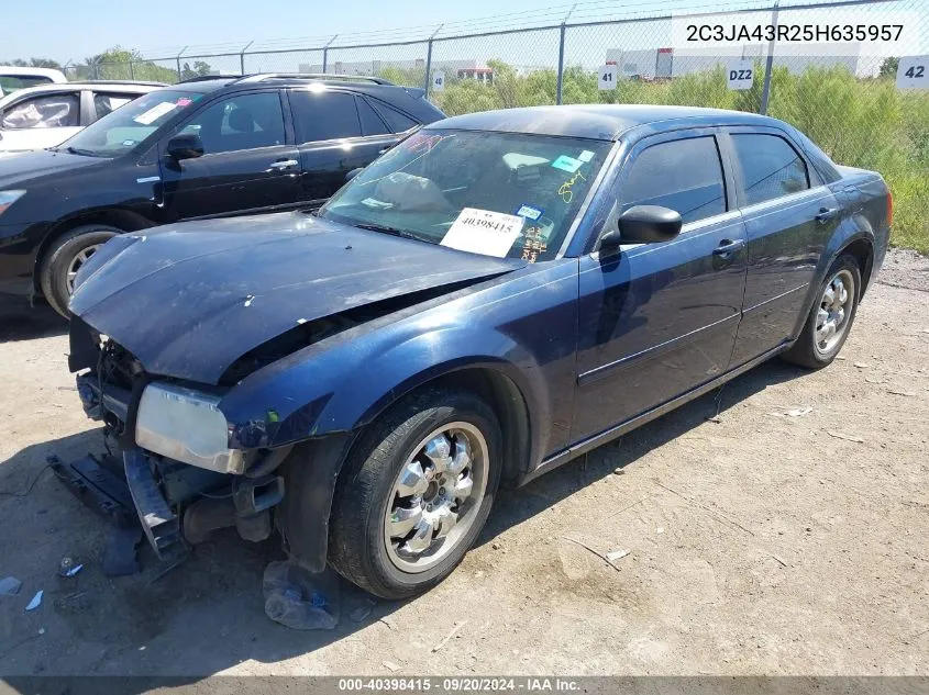 2005 Chrysler 300 VIN: 2C3JA43R25H635957 Lot: 40398415