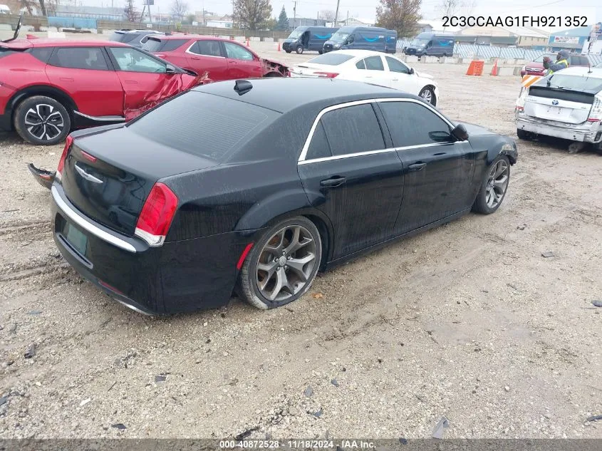 2015 Chrysler 300 Limited VIN: 2C3CCAAG1FH921352 Lot: 40872528