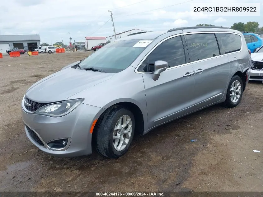 2017 Chrysler Pacifica Touring-L VIN: 2C4RC1BG2HR809922 Lot: 40244176