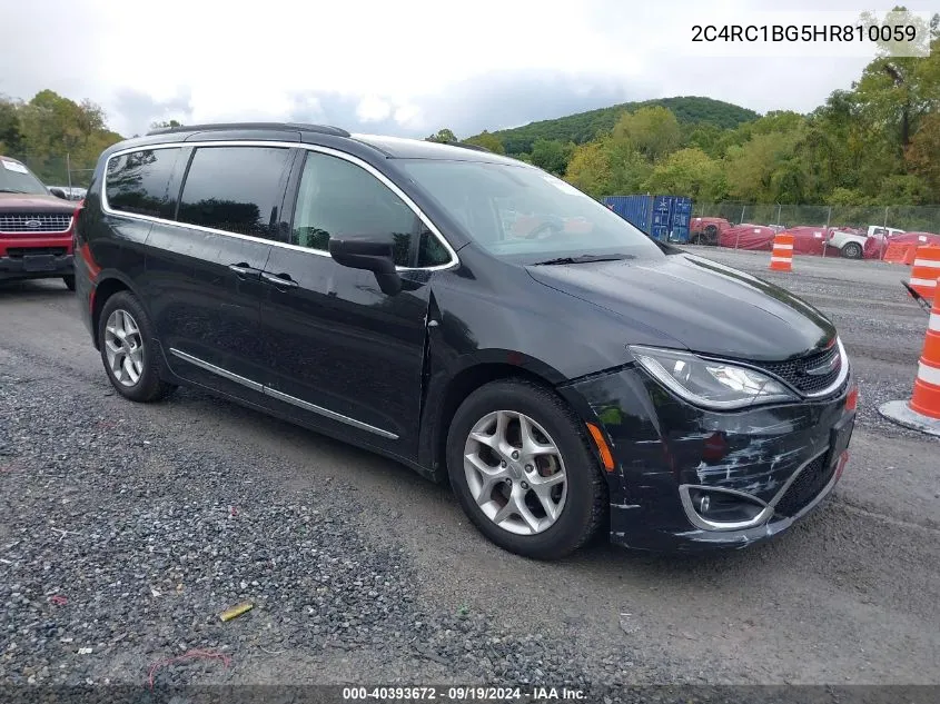 2017 Chrysler Pacifica Touring-L VIN: 2C4RC1BG5HR810059 Lot: 40393672