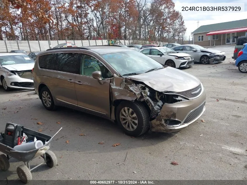 2017 Chrysler Pacifica Touring-L VIN: 2C4RC1BG3HR537929 Lot: 40652977