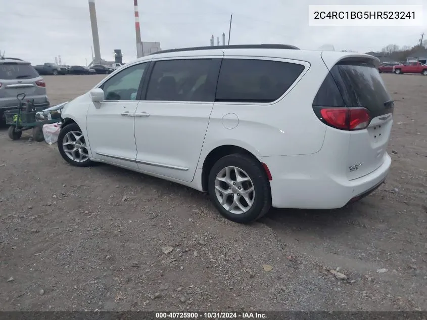 2017 Chrysler Pacifica Touring-L VIN: 2C4RC1BG5HR523241 Lot: 40725900