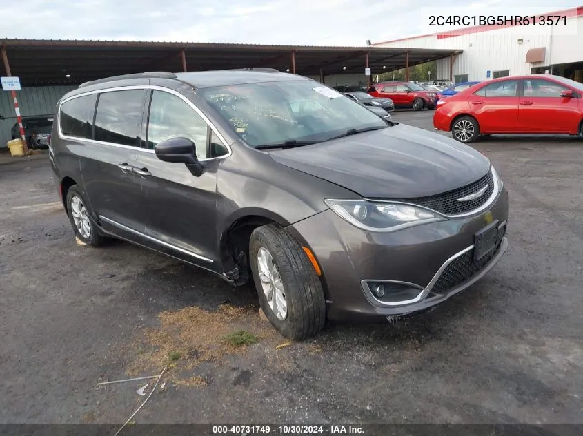 2017 Chrysler Pacifica Touring-L VIN: 2C4RC1BG5HR613571 Lot: 40731749