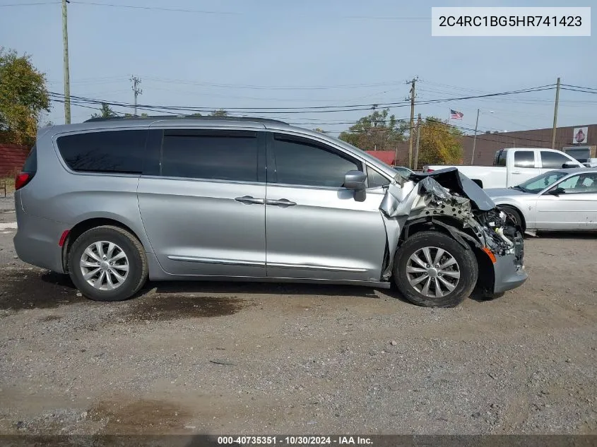 2017 Chrysler Pacifica Touring-L VIN: 2C4RC1BG5HR741423 Lot: 40735351