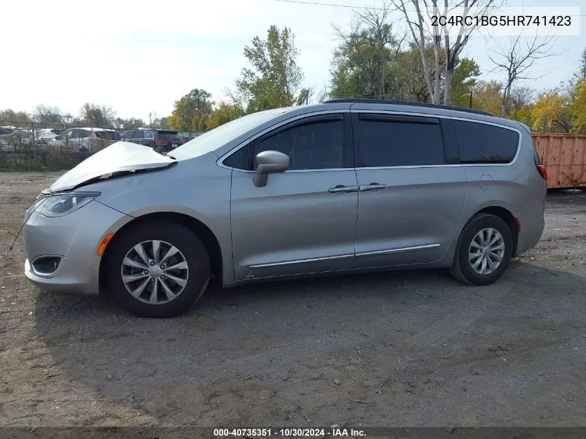 2017 Chrysler Pacifica Touring-L VIN: 2C4RC1BG5HR741423 Lot: 40735351