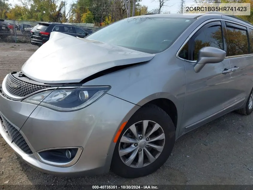 2017 Chrysler Pacifica Touring-L VIN: 2C4RC1BG5HR741423 Lot: 40735351