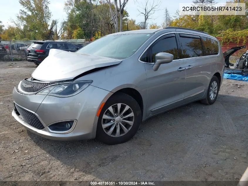 2017 Chrysler Pacifica Touring-L VIN: 2C4RC1BG5HR741423 Lot: 40735351