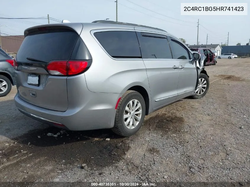 2017 Chrysler Pacifica Touring-L VIN: 2C4RC1BG5HR741423 Lot: 40735351