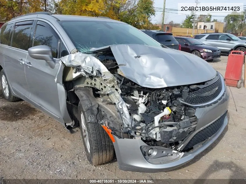 2017 Chrysler Pacifica Touring-L VIN: 2C4RC1BG5HR741423 Lot: 40735351