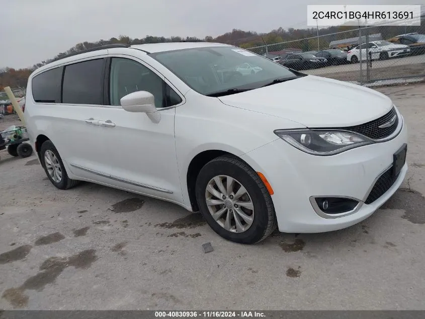 2017 Chrysler Pacifica Touring-L VIN: 2C4RC1BG4HR613691 Lot: 40830936