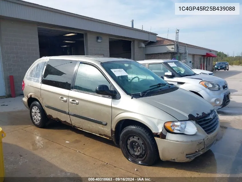 1C4GP45R25B439088 2005 Chrysler Town & Country