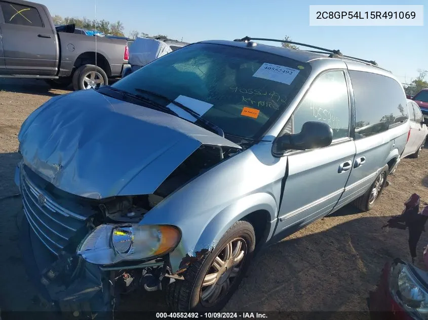 2005 Chrysler Town & Country Touring VIN: 2C8GP54L15R491069 Lot: 40552492