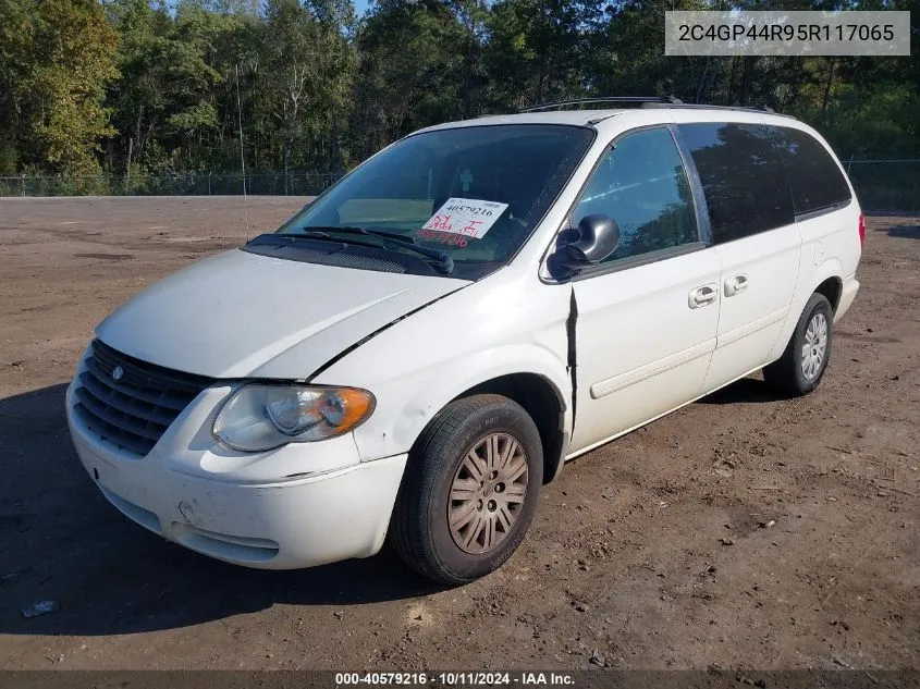 2005 Chrysler Town & Country Lx VIN: 2C4GP44R95R117065 Lot: 40579216