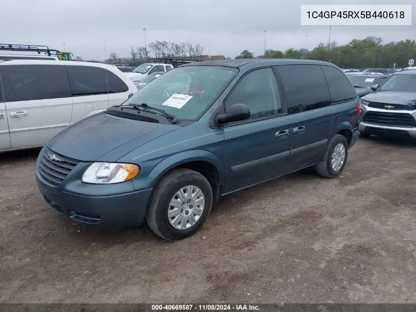 2005 Chrysler Town & Country VIN: 1C4GP45RX5B440618 Lot: 40669587