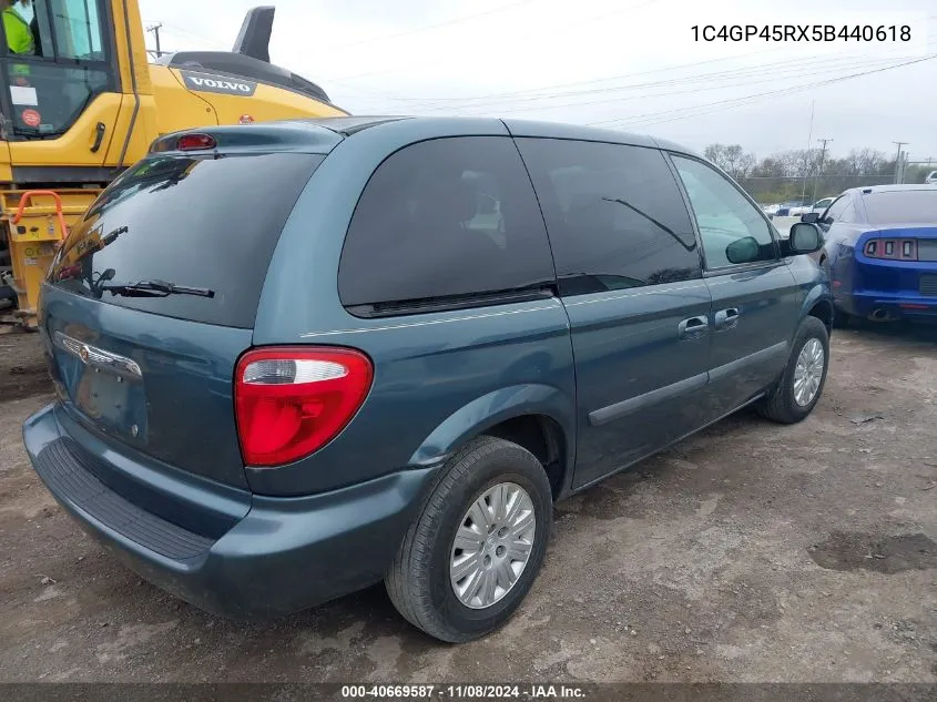 2005 Chrysler Town & Country VIN: 1C4GP45RX5B440618 Lot: 40669587