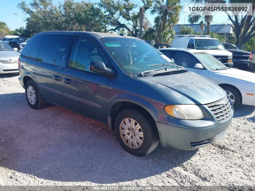 2005 Chrysler Town & Country VIN: 1C4GP45R958438892 Lot: 40673177