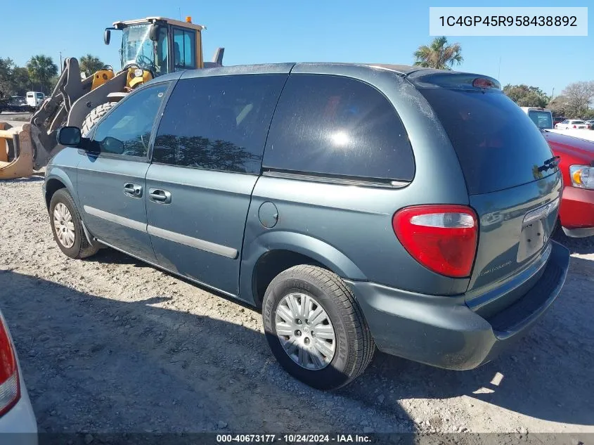 2005 Chrysler Town & Country VIN: 1C4GP45R958438892 Lot: 40673177