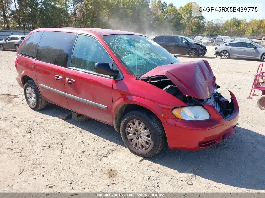 2005 Chrysler Town & Country VIN: 1C4GP45RX5B439775 Lot: 40678616