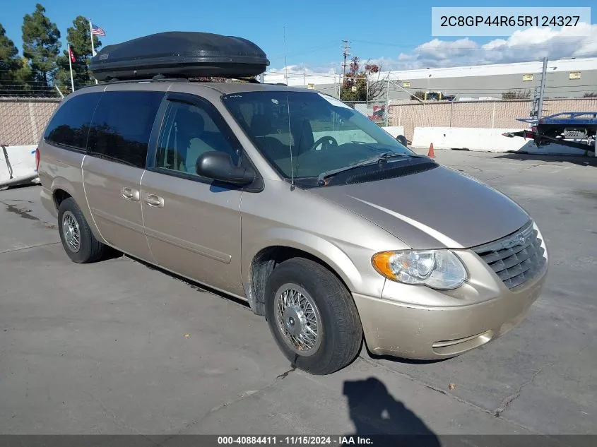 2005 Chrysler Town & Country Lx VIN: 2C8GP44R65R124327 Lot: 40884411