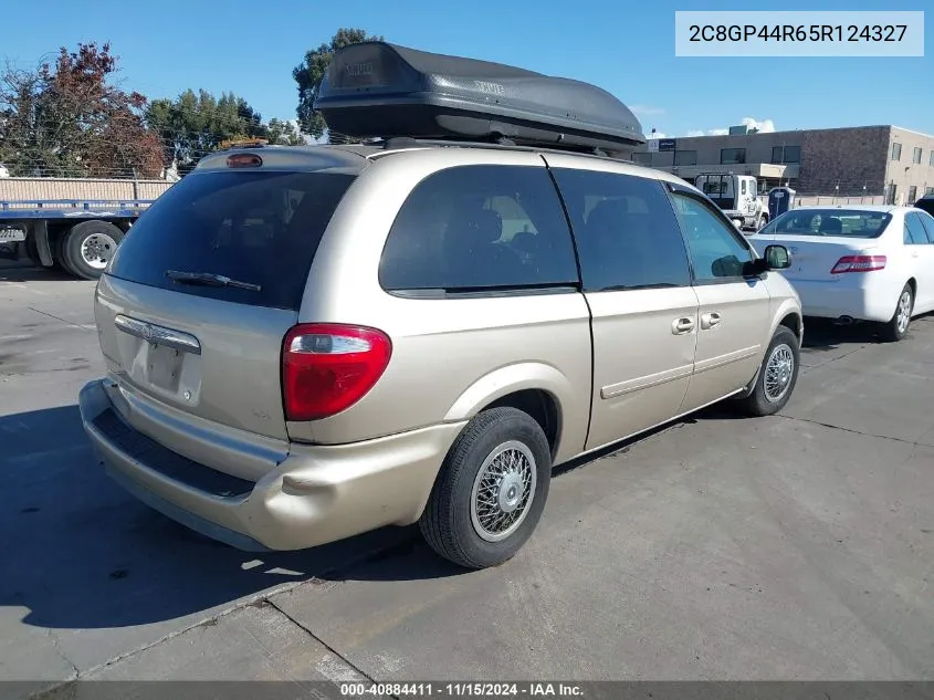 2005 Chrysler Town & Country Lx VIN: 2C8GP44R65R124327 Lot: 40884411