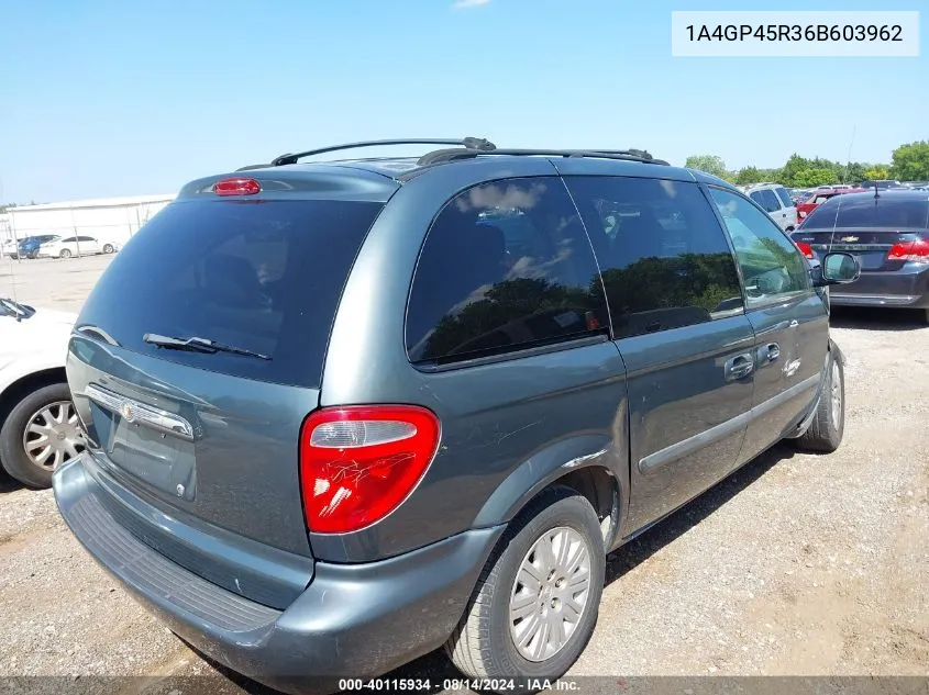 1A4GP45R36B603962 2006 Chrysler Town & Country