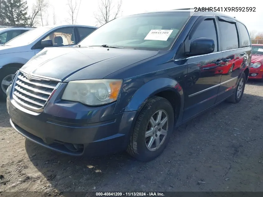 2A8HR541X9R592592 2009 Chrysler Town & Country Touring