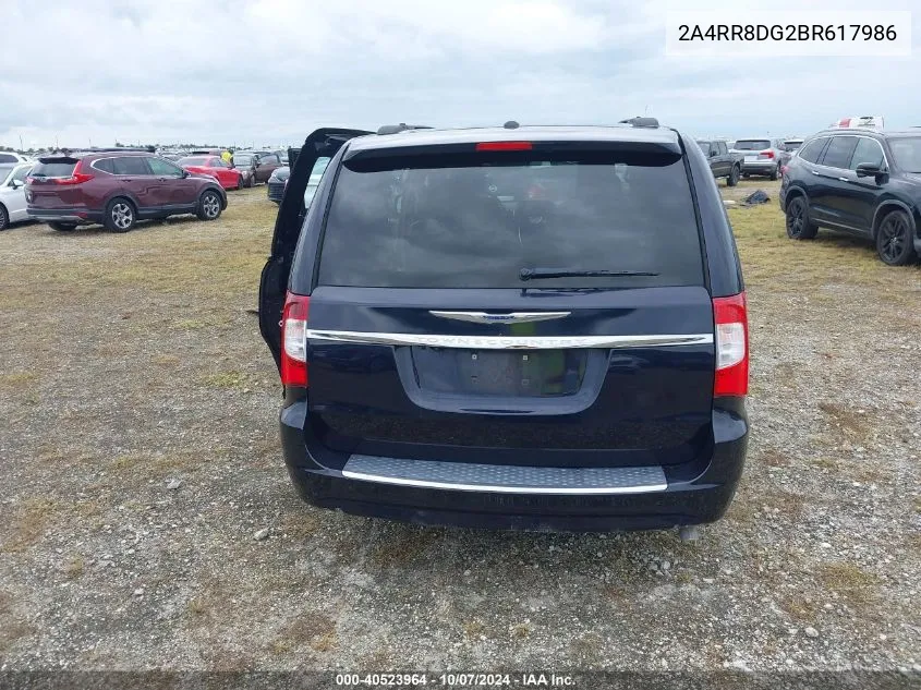 2011 Chrysler Town & Country Touring L VIN: 2A4RR8DG2BR617986 Lot: 40523964