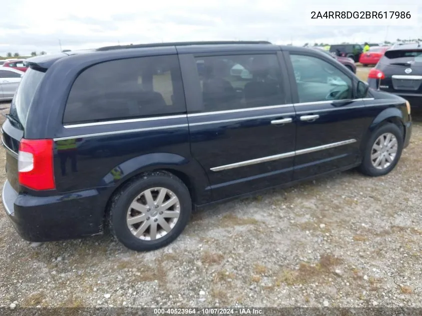 2011 Chrysler Town & Country Touring L VIN: 2A4RR8DG2BR617986 Lot: 40523964