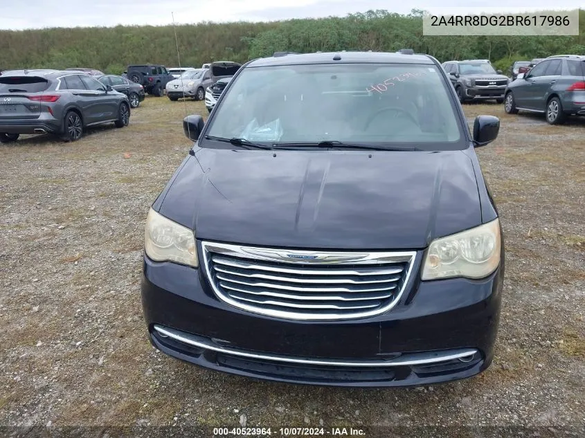 2011 Chrysler Town & Country Touring L VIN: 2A4RR8DG2BR617986 Lot: 40523964