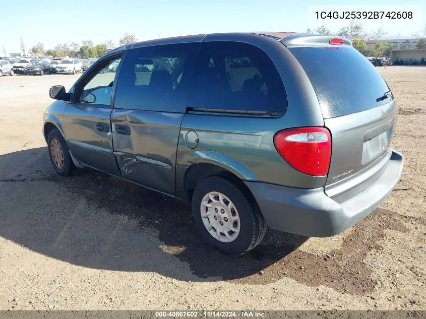 2002 Chrysler Voyager VIN: 1C4GJ25392B742608 Lot: 40867602