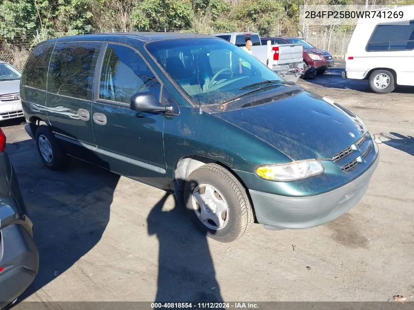 1998 Dodge Caravan VIN: 2B4FP25B0WR741269 Lot: 40818554