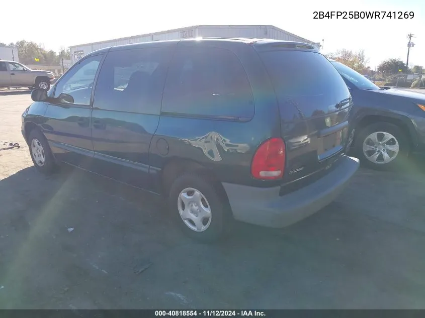 1998 Dodge Caravan VIN: 2B4FP25B0WR741269 Lot: 40818554