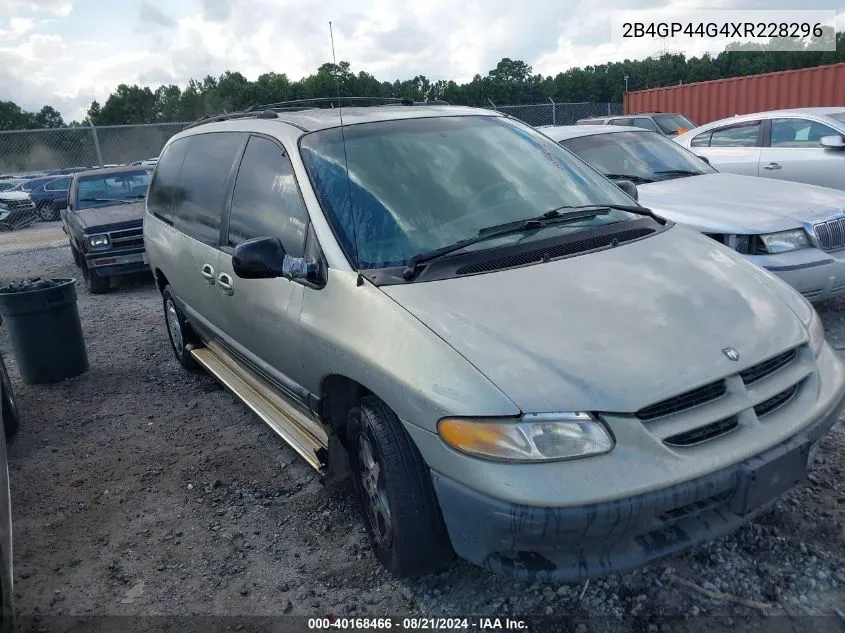 1999 Dodge Grand Caravan Se VIN: 2B4GP44G4XR228296 Lot: 40168466