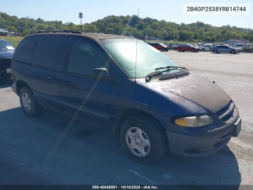 2000 Dodge Caravan VIN: 2B4GP2538YR814744 Lot: 40548991