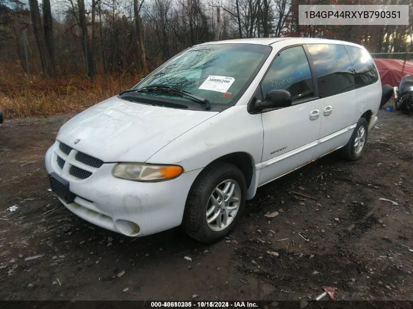 2000 Dodge Grand Caravan Se VIN: 1B4GP44RXYB790351 Lot: 40610335