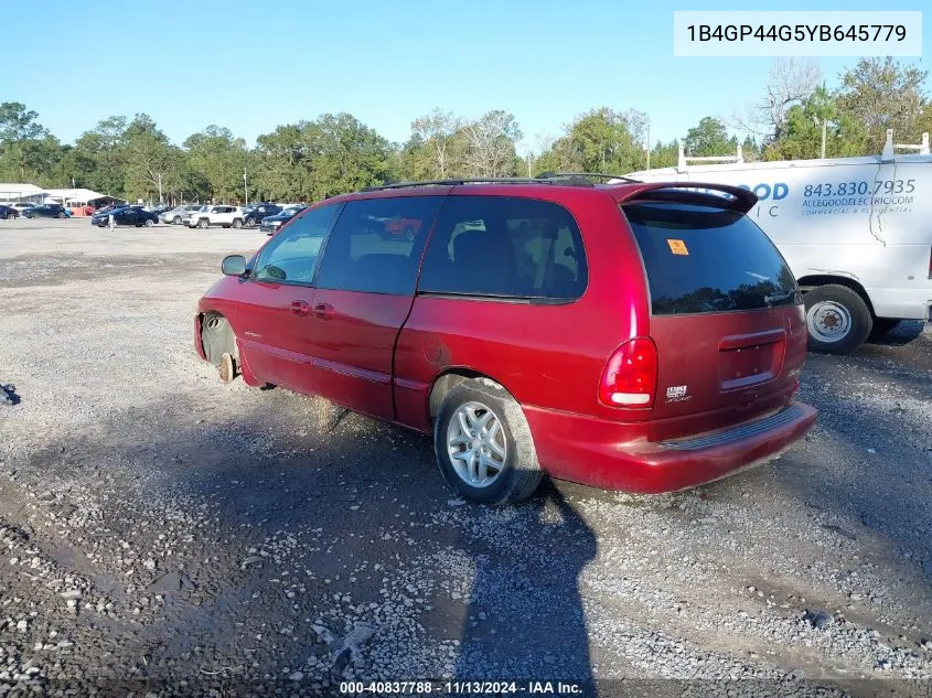 2000 Dodge Grand Caravan Se VIN: 1B4GP44G5YB645779 Lot: 40837788