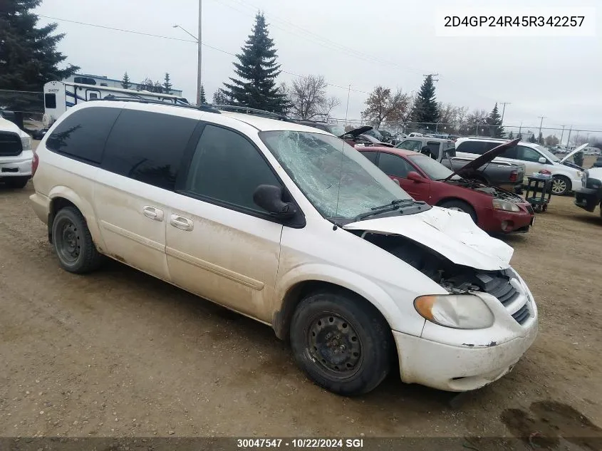 2D4GP24R45R342257 2005 Dodge Grand Caravan Se