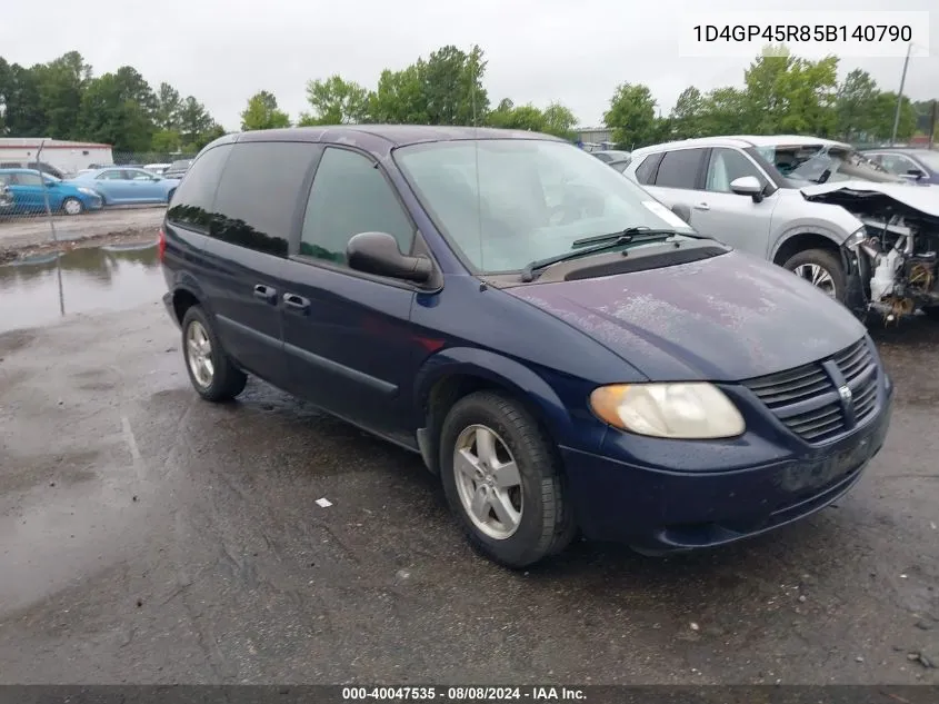 2005 Dodge Caravan Sxt VIN: 1D4GP45R85B140790 Lot: 40047535