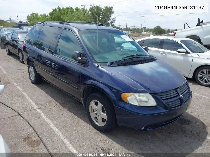 2005 Dodge Grand Caravan Sxt VIN: 2D4GP44L35R131137 Lot: 40310393