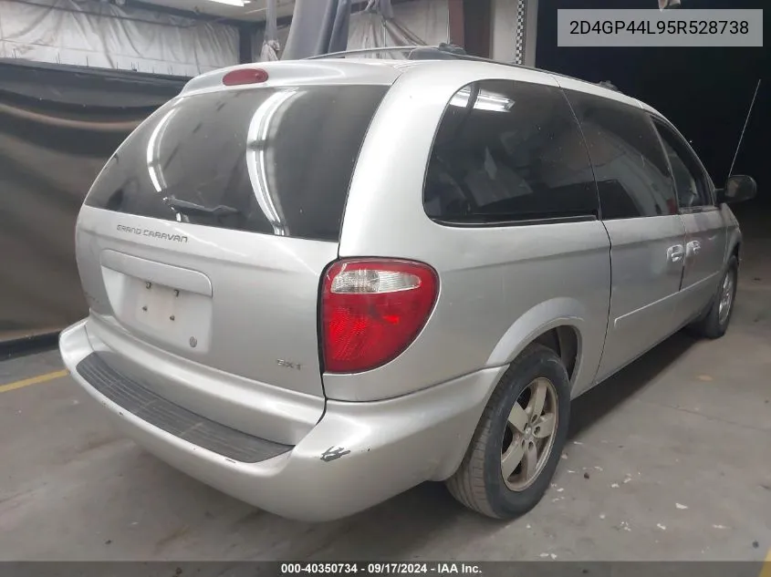 2005 Dodge Grand Caravan Sxt VIN: 2D4GP44L95R528738 Lot: 40350734